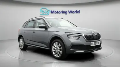 Käytetty Skoda Kamiq SE Drive 150 HP (110 kW) 2023 Harmaa Katumaasturi