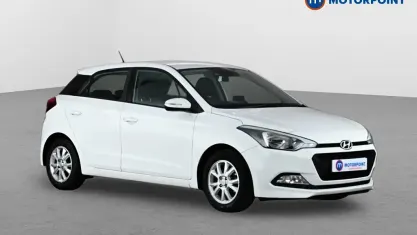 Used Hyundai i20 SE 84 HP (61 kW) 2017 White Hatchback