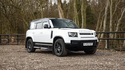 Used Land Rover Defender Dynamic 300 HP (220 kW) 2023 SUV