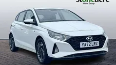 White Used 2023 Hyundai i20 SE Hatchback | £13,000 (Fair price)