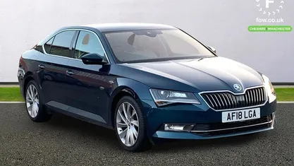 Blue Used 2018 Skoda Superb Hatchback | £15,099 (Fair price)