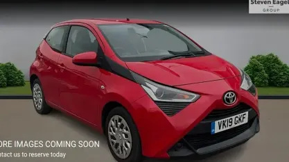 Used Toyota Aygo X-play 72 HP (52 kW) 2020 Hatchback
