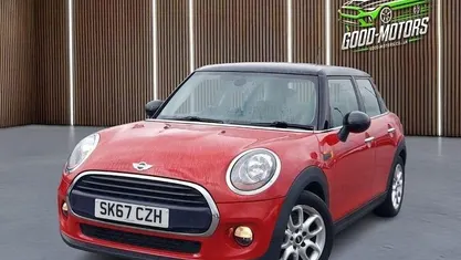 Usado Mini Cooper Hatch 136 HP (100 kW) 2017 Vermelho Citadino