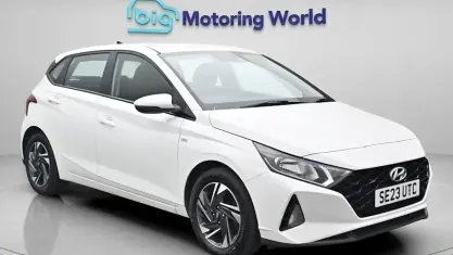 Used Hyundai i20 SE 101 HP (74 kW) 2023 White Hatchback