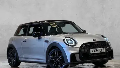 Used Mini Cooper Hatch 136 HP (100 kW) 2024 Silver Hatchback