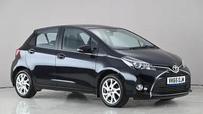 Used Toyota Yaris 99 HP (72 kW) 2015 Black Hatchback