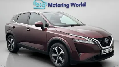 Begagnad Nissan Qashqai N-Connecta 140 HK (102 kW) 2023 Röd SUV