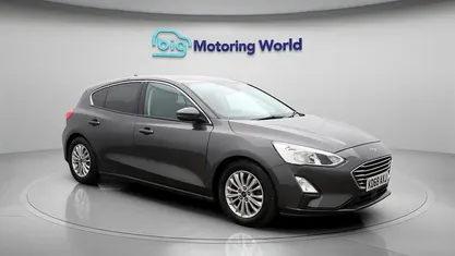Used Ford Focus Titanium 125 HP (91 kW) 2019 Grey Hatchback