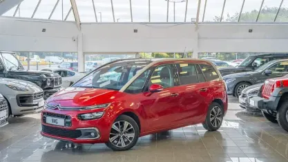 Used Citroën C4 SpaceTourer Flair 120 HP (88 kW) 2016 Red MPV