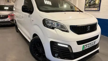 Used Peugeot e-Expert Premium 100 kW (136 HP) 2023 Van