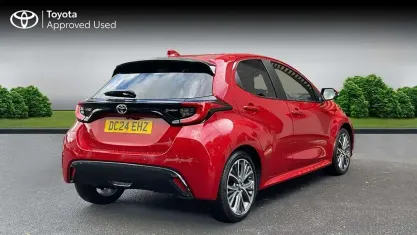 Używany Toyota Yaris Hybrid 116 KM (85 kW) 2024 Czerwony Hatchback
