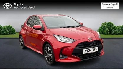 Usado Toyota Yaris Hybrid Design 116 HP (85 kW) 2026 Citadino