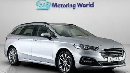 Usado Ford Mondeo Zetec 188 HP (138 kW) 2021 Prateado Carrinha