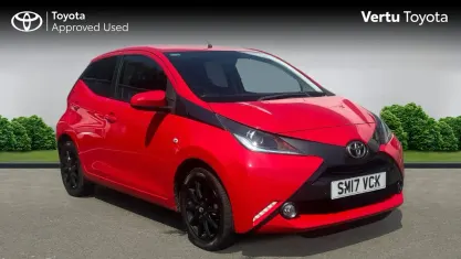 Used Toyota Aygo x-style 69 HP (50 kW) 2017 Red Hatchback
