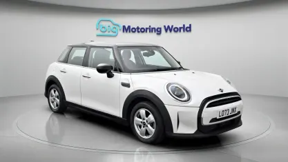Used Mini Cooper Classic 136 HP (100 kW) 2022 White Hatchback
