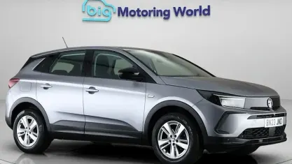 Used Vauxhall Grandland X Design Edition 131 HP (96 kW) 2023 Grey SUV