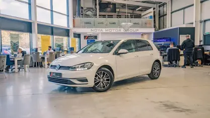 Used VW Golf VII SE 110 HP (80 kW) 2018 Silver Hatchback