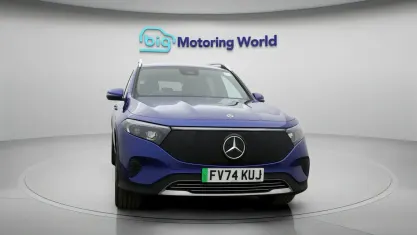 Begagnad Mercedes EQB250+ Executive 139 kW (190 HK) 2024 Blå SUV