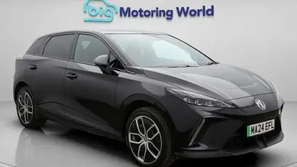 Begagnad MG MG4 EV Trophy 319 kW (435 HK) 2024 Svart Halvkombi