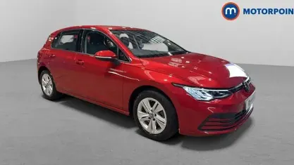 Used VW Golf VIII Life 150 HP (110 kW) 2023 Red Hatchback