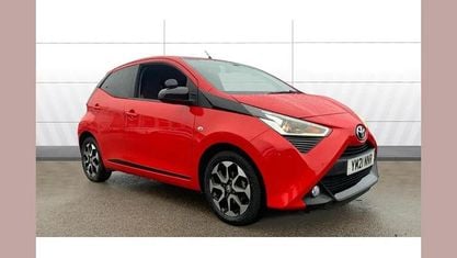 Gebraucht Toyota Aygo Trend 72 PS (52 kW) 2021 Rot Kleinwagen
