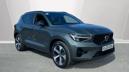 Used Volvo XC40 Plus 163 HP (119 kW) 2025 Green SUV