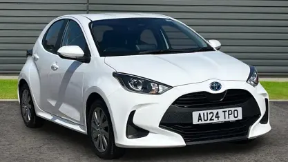 Used Toyota Yaris 116 HP (85 kW) 2024 White Hatchback