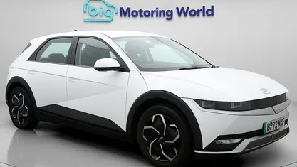 Used Hyundai Ioniq SE 125 kW (170 HP) 2023 White Hatchback