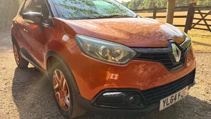 Used Renault Captur Dynamique 90 HP (66 kW) 2015 Orange SUV