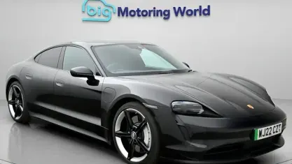 Begagnad Porsche Taycan Performance Package 350 kW (476 HK) 2022 Svart Sedan