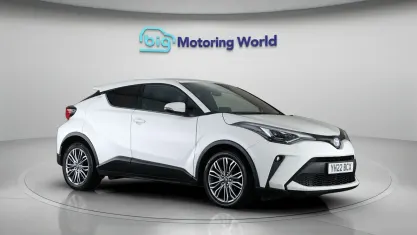 Used Toyota C-HR 122 HP (89 kW) 2022 White SUV