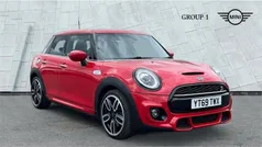Chili red Used 2019 Mini Cooper S Sport Hatchback | £17,250 (Fair price)