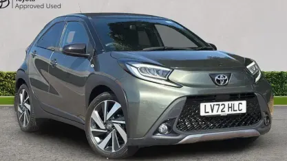 Used Toyota Aygo X 72 HP (52 kW) 2022 Cardamom green bitone SUV