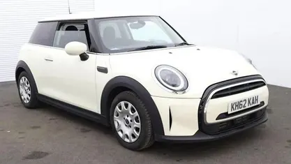 Used Mini ONE Classic 102 HP (75 kW) 2021 White Hatchback