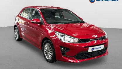 Begagnad Kia Rio 84 HK (61 kW) 2021 Röd Halvkombi
