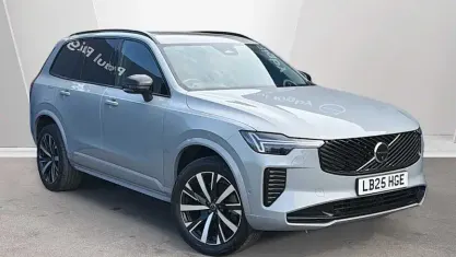 Usado Volvo XC90 Plus 250 HP (183 kW) 2025 SUV