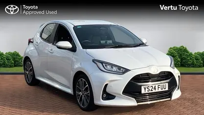 Used Toyota Yaris Hybrid 116 HP (85 kW) 2024 White Hatchback