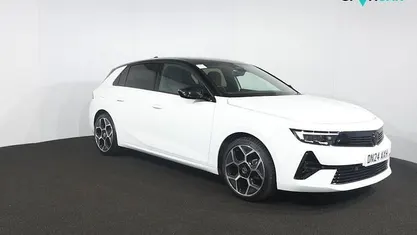 White Used 2024 Vauxhall Astra Ultimate Hatchback | £17,995 (Fair price)