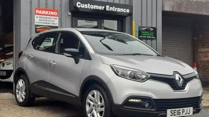 Used Renault Captur Dynamique 90 HP (66 kW) 2016 Silver SUV