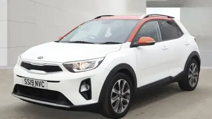 Usado Kia Stonic 120 CV (88 kW) 2019 Blanco SUV