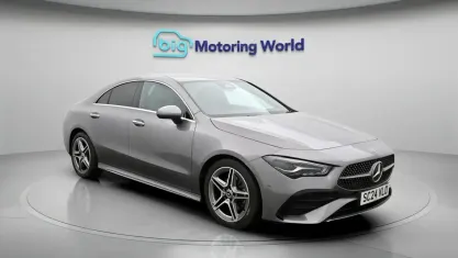 Begagnad Mercedes CLA180 Executive 136 HK (100 kW) 2024 Grå Sedan