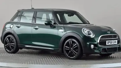 Used Mini Cooper S Comfort 192 HP (141 kW) 2019 Green Hatchback