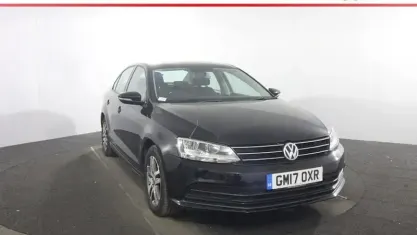 Usado VW Jetta SE 125 CV (91 kW) 2017 Negro Berlina