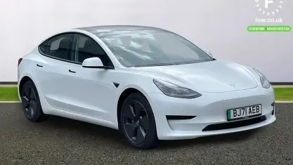 Used Tesla Model 3 Standard Range 180 kW (245 HP) 2021 White Sedan