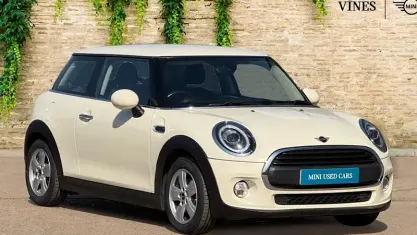 Used Mini ONE Hatch 102 HP (75 kW) 2018 White Hatchback