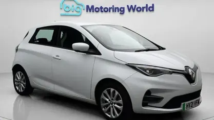 Used Renault Zoe Iconic 100 kW (136 HP) 2021 White Hatchback