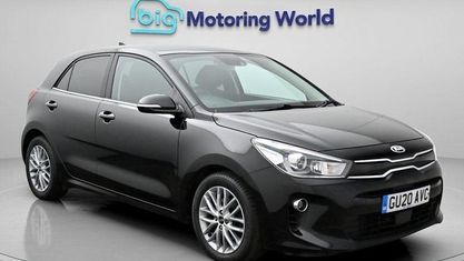 Begagnad Kia Rio 101 HK (74 kW) 2020 Svart Halvkombi