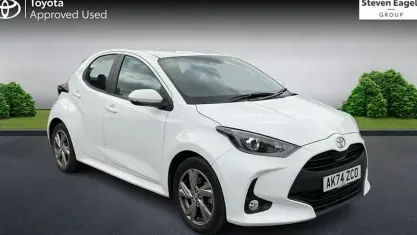 Used Toyota Yaris 116 HP (85 kW) 2025 White Hatchback
