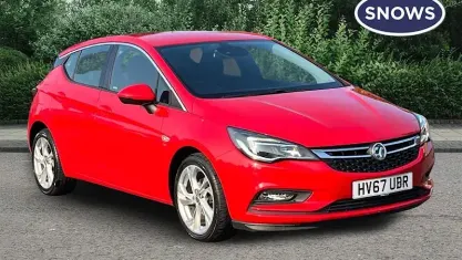Used Vauxhall Astra SRi 101 HP (74 kW) 2017 Red Hatchback