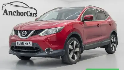 Used Nissan Qashqai N-Connecta 163 HP (119 kW) 2016 Red SUV